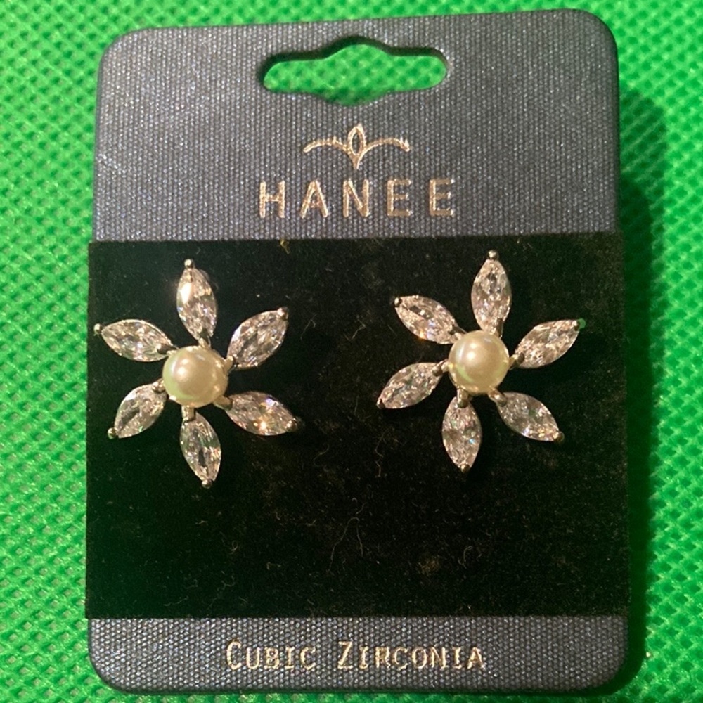 HANEE Cubic Zirconia Flower Earrings